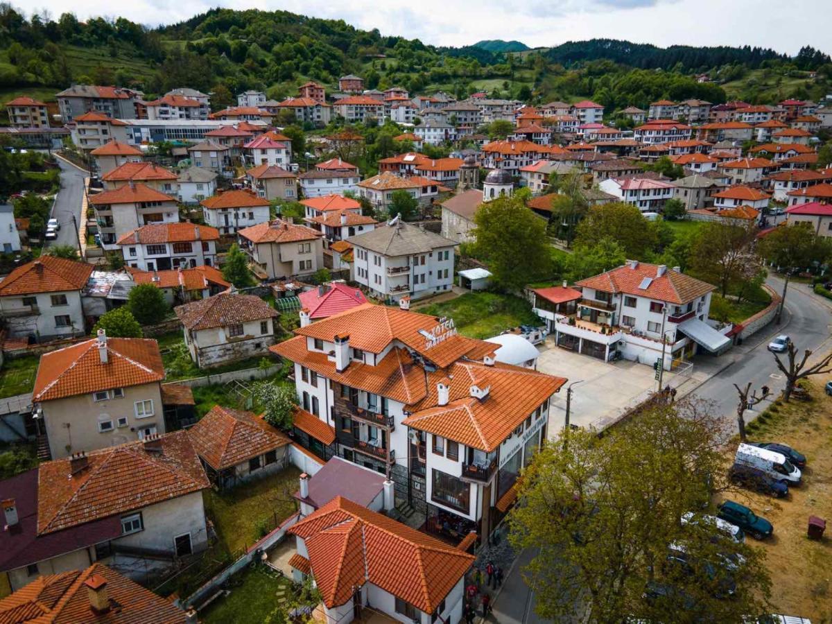 Семеен Хотел Златоград Exteriör bild