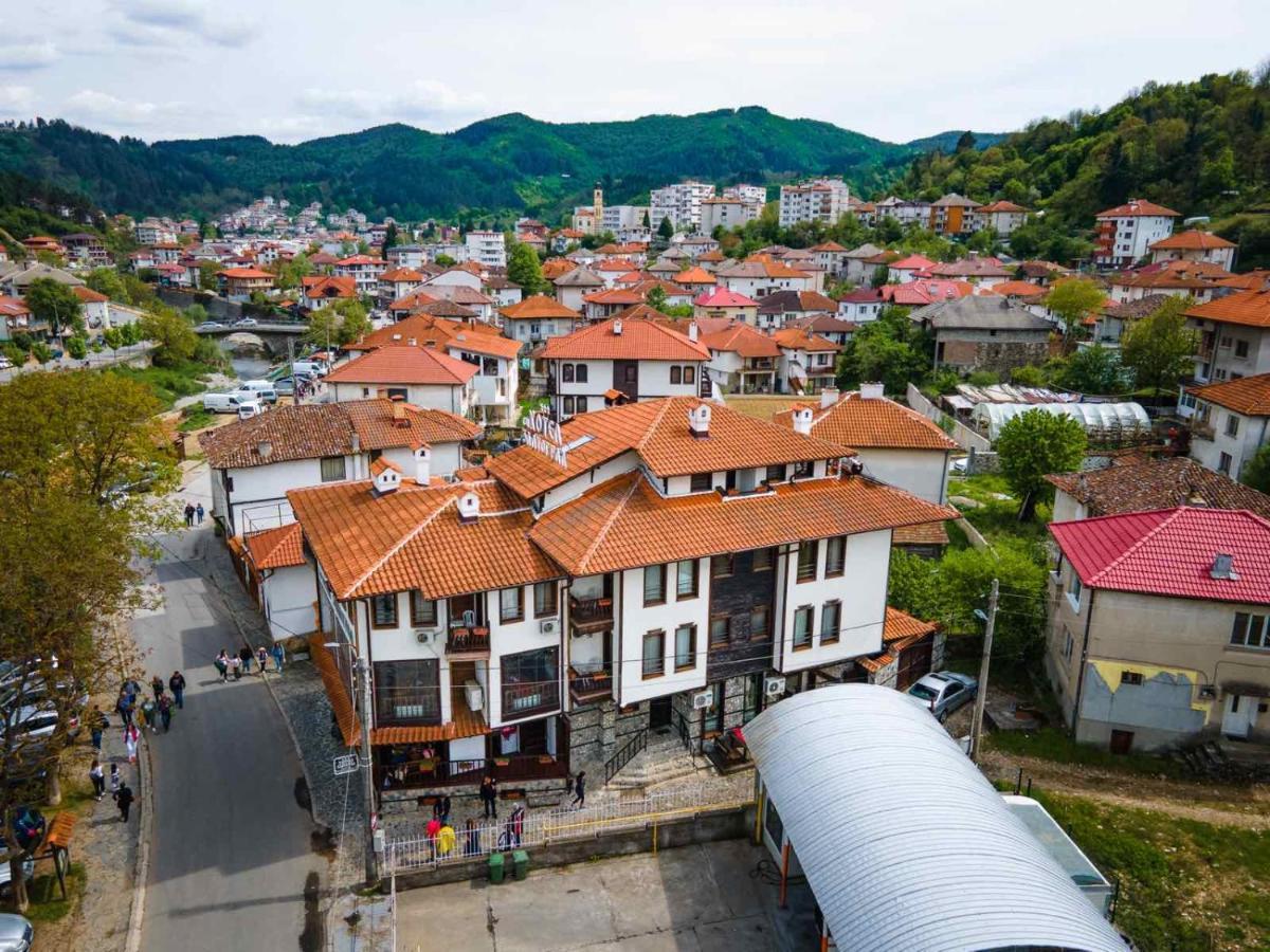 Hotel Zlatograd Exteriör bild