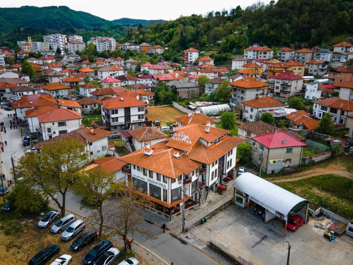 Семеен Хотел Златоград Exteriör bild